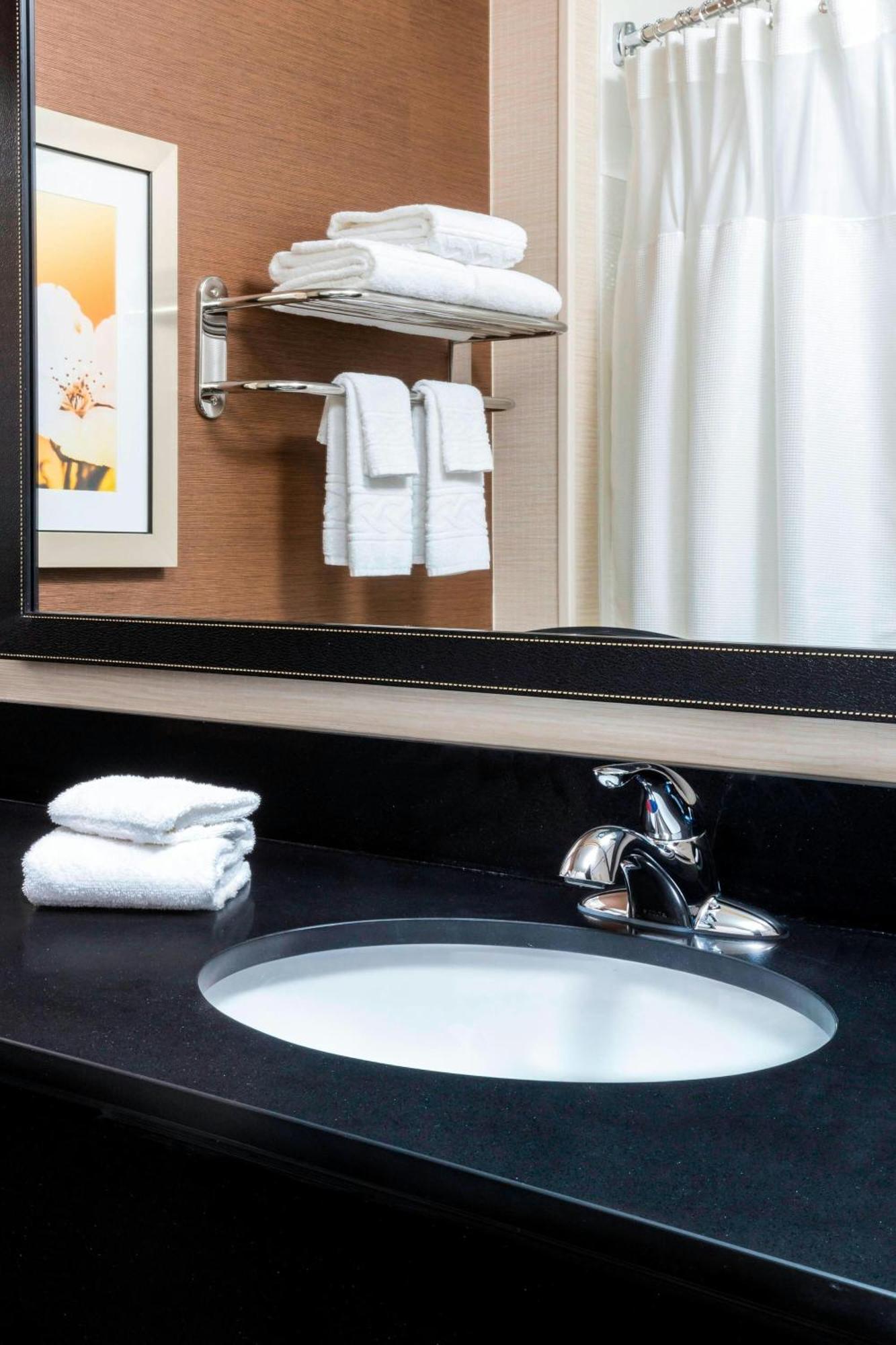 Fairfield Inn & Suites Kansas City ליס סאמיט מראה חיצוני תמונה